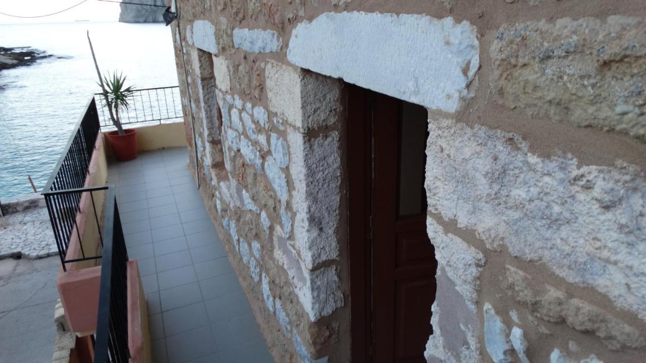 Akrotainaritis Rooms 耶罗里明 外观 照片