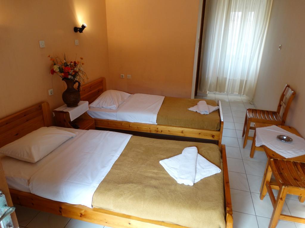 Akrotainaritis Rooms 耶罗里明 外观 照片